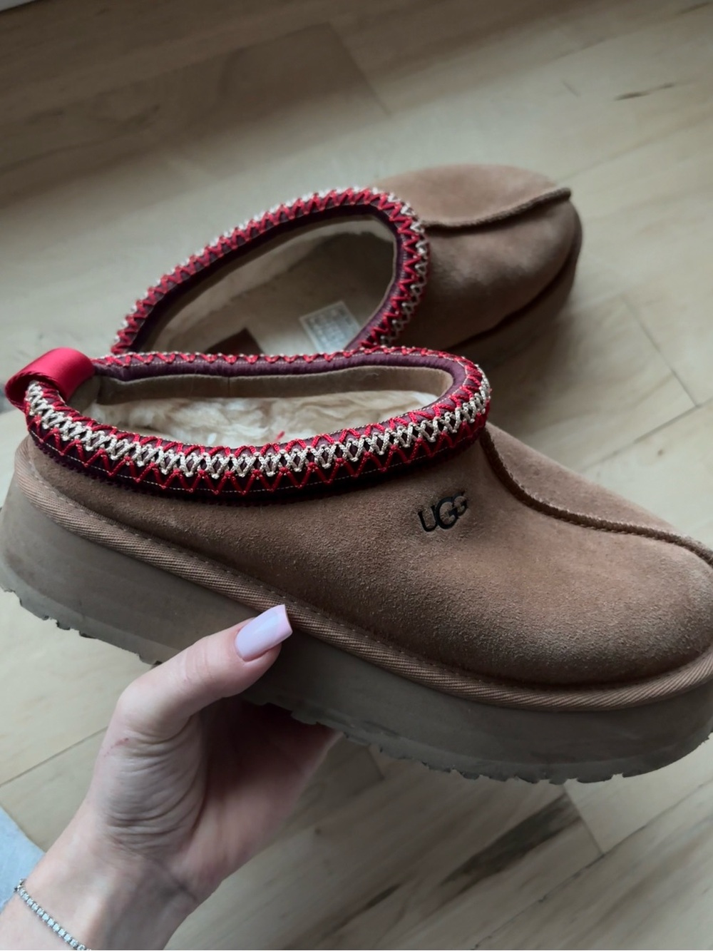 UGG Women's Tazz / Chestnut